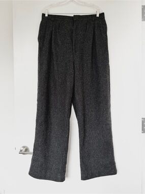 Yale Trouser Collection men’s dark gray wool blend straight leg pleated trousers